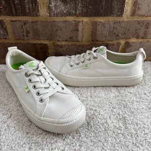 Cariuma Off White OCA Low Canvas Sneakers